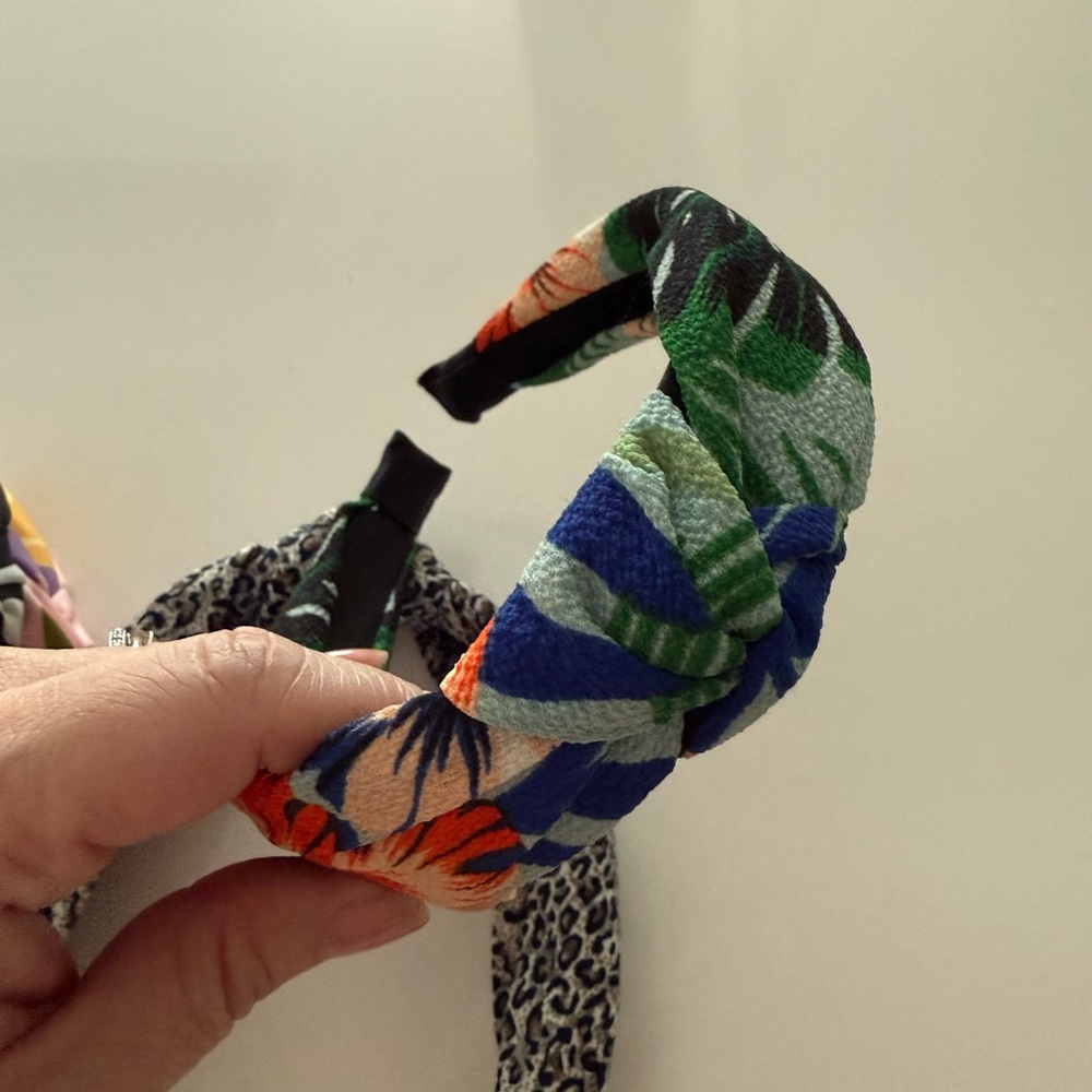 NWT Colorful Patterned Headbands - Picture 8 of 8